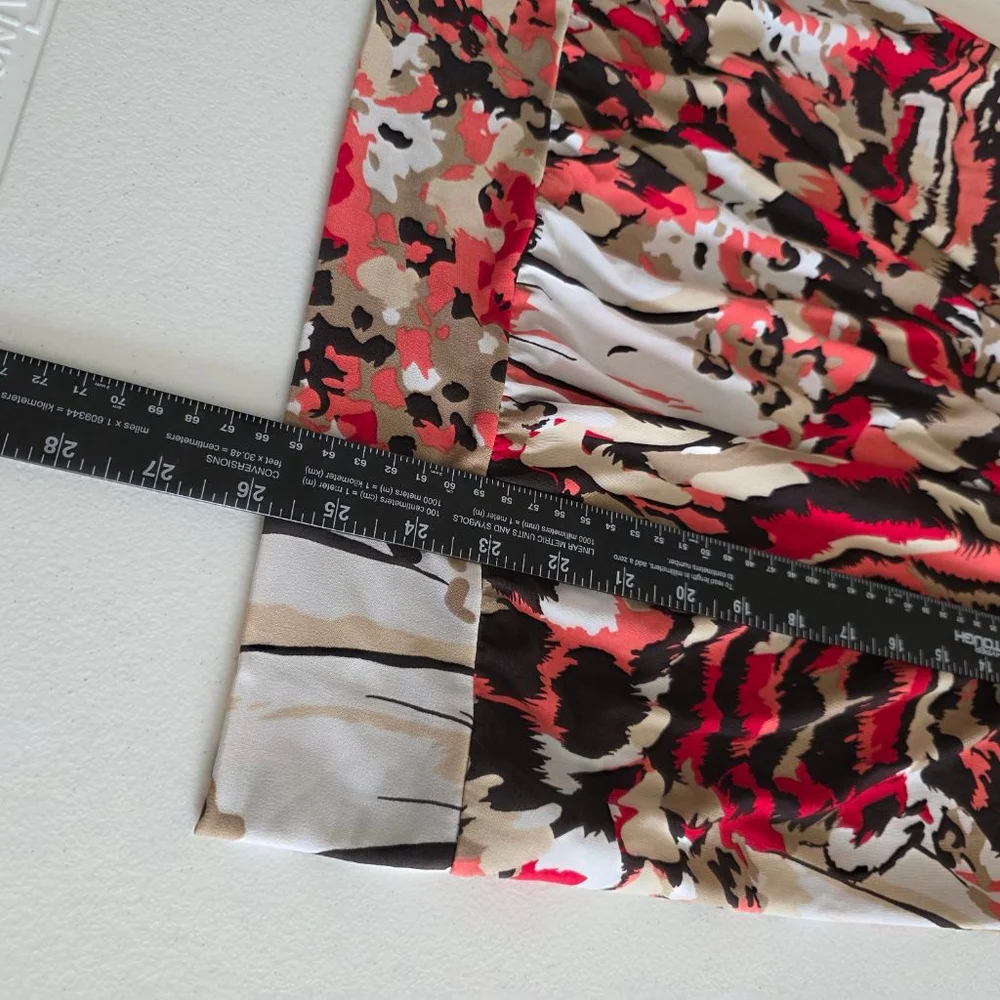 Women's Harve Benard Abstract V-Neck Blouse Red Brown Size S